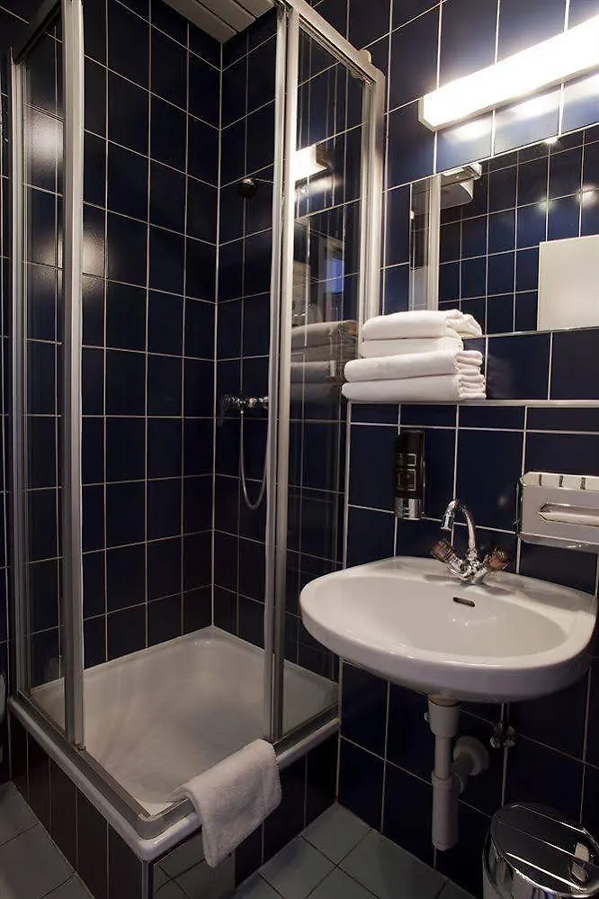 Pension Pharmador Viyana 3*,