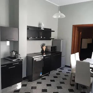 apartament-poznan-61-737.poznan-hotels.com/