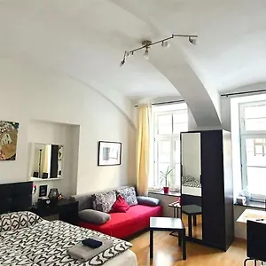 Apartament Msq Diana - 10 Min From Center - Free Coffee And Tea - High Speed Internet, Wiedeń