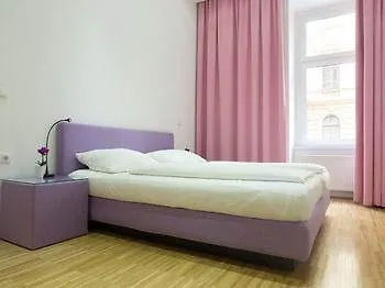 Pension Pharmador Vienna Bed & Breakfast