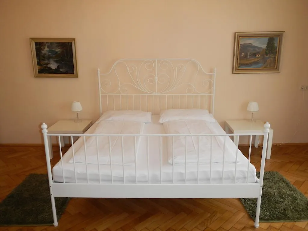 Bed & Breakfast Pension Pharmador Vienna