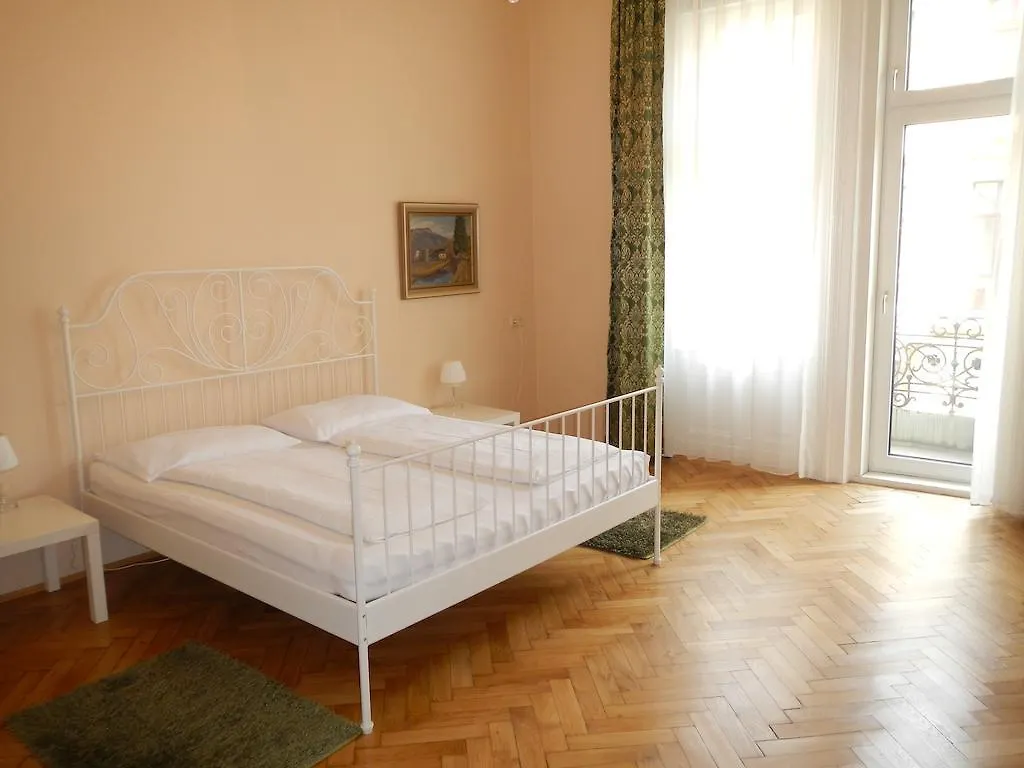 *** Bed & Breakfast Pension Pharmador Vienna Austria